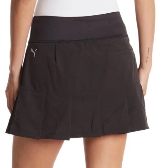Puma Pants - Puma pwrshape on repleat skirt in black Large NWT